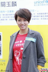 组图：梁咏琪投身公益亮相小画家绘画比赛