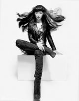 组图：王晶拍摄时尚大片 “女宇航员”变摩登女郎