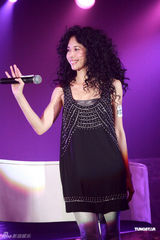 幻灯图集：莫文蔚登场音乐擂台 性感女神依旧撩人