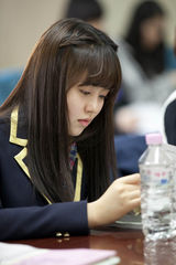 高清图：李钟硕亮相《听见你的声音》台词排练