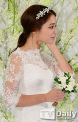 组图：李秉宪李珉廷大婚甜蜜互送吻 群星道贺