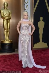 组图：奥斯卡红毯秀 Lady Gaga紧致裙装亮相