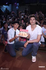 组图：林晖闵庆生众星祝福 大方对郭采洁示爱