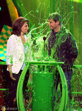 幻灯图：美国儿童选择奖群星闪耀 成龙展华人风采 