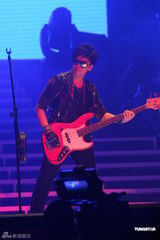 组图：温拿五虎演唱会完美收官 现场火热嗨翻天