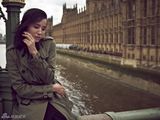 高清图：小宋佳化身英伦玫瑰 赴伦敦拍摄杂志封面