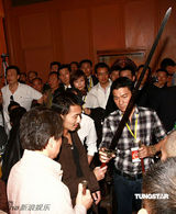 组图：少林方丈赠成龙真迹 刘德华谢霆锋试剑