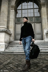 组图：靳东曝光法国写真 演绎简约并优雅