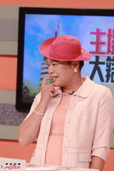 组图：王祖蓝阮兆祥女装录节目 陈法拉徐子珊助阵