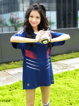 幻灯图：叶熙祺化身足球天使 世界杯力挺法国队