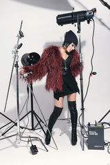 组图：蔡妍百变造型拍封面大片 尽显成熟韵味