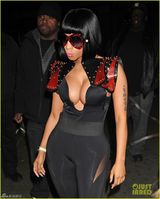 组图：麻辣鸡销魂爆乳半球全露