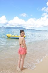 组图：徐立比基尼写真曝光 海滩大秀婀娜身姿