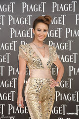 组图：周润发夫妇携手出席活动 李玟唱《月光爱人》