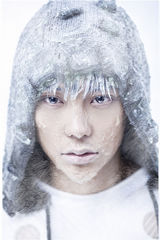 组图：明明Dony解冻冰封 全新造型“穿越时空”