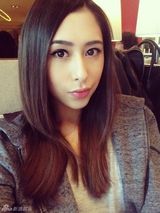 组图：柯震东绯闻女友程颖婕自拍美图