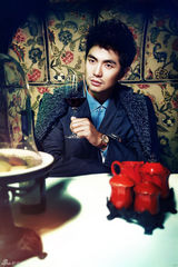 组图：张晓龙颓废复古风大片 展绅士成熟魅力