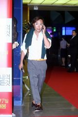 高清组图：裴勇俊尹恩惠等助阵韩片《妻子》VIP试映