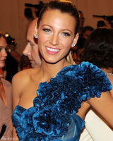 高清组图：纽约大都会盛典 布莱克-莱弗利性感