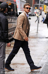 组图：贾斯汀-汀布莱克街拍 休闲西装外套现身