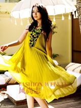 组图：董璇高云翔登封面 巴厘岛玩味热带风情