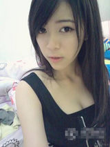 组图：翻版侯佩岑网络走红 网友赞人美胸更美