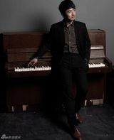 幻灯图：郭晓冬登《大都市》封面 感悟人生真谛    