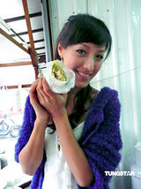 幻灯图：蒋怡游埔里体验皇后式的待遇