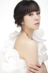 组图：涂凌清新大片颠覆以往时尚动人