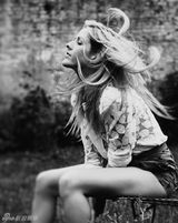 高清图：英伦新星埃利-古尔丁气质写真