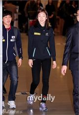 组图：金妍儿德国花样滑冰比赛夺冠返回韩国