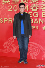 组图：英皇电影春茗星光璀璨 古巨基暂无意结婚