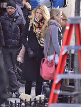 高清组图：布莱克-莱弗利现身《绯闻女孩》片场