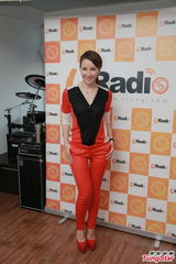 组图：李玟未受限唱令影响 笑而不答千万身价