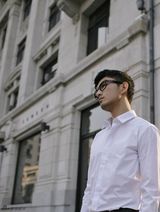 组图：张晓晨大片呈怀旧色彩 沉稳内敛略带忧郁