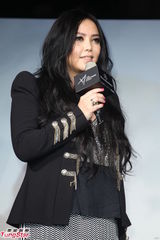 组图：张惠妹疑默认新恋情 否认喝知名饮品爆肥