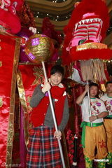 组图：古巨基否认已婚 恭喜李嘉欣诞下麟儿