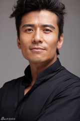 组图：唐文龙黑色写真 深沉内敛尽展绅士魅力