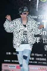 组图：罗志祥香港劲爆开唱 谭咏麟压轴助阵