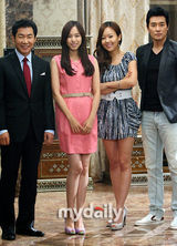 组图：韩剧《黄金鱼》公开拍摄 两女星争奇斗艳