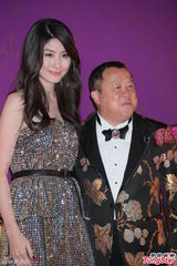 陈可辛吴君如祝寿曾志伟 陈慧琳亮片裙耀眼(图)