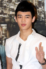 高清图：SHINee明星画报制作发布会 成员帅气现身