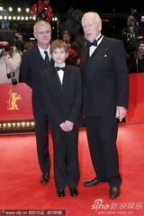 组图：《特别响，非常近》柏林首映童星可爱抢镜