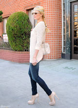 高清图：帕丽斯-希尔顿街拍 镂空毛衣搭牛仔裤