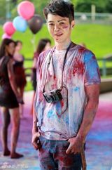 组图：邓养天MV花絮照曝光 唯美色彩添视觉冲击