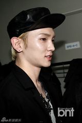 组图：missA等助阵时装周 金宇彬走秀变吸血鬼