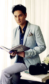 组图：丁子峻写真大片儒雅浅笑