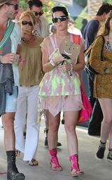 幻灯图：科切拉音乐节Jay-Z碧昂斯飙歌 希尔顿捧场