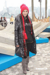 幻灯图：张学友朱茵发起“没有墙的世界”启动仪式