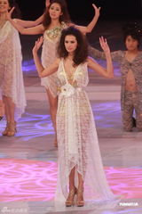 组图：辽宁佳丽夺亚姐冠军 比基尼展现完美身段